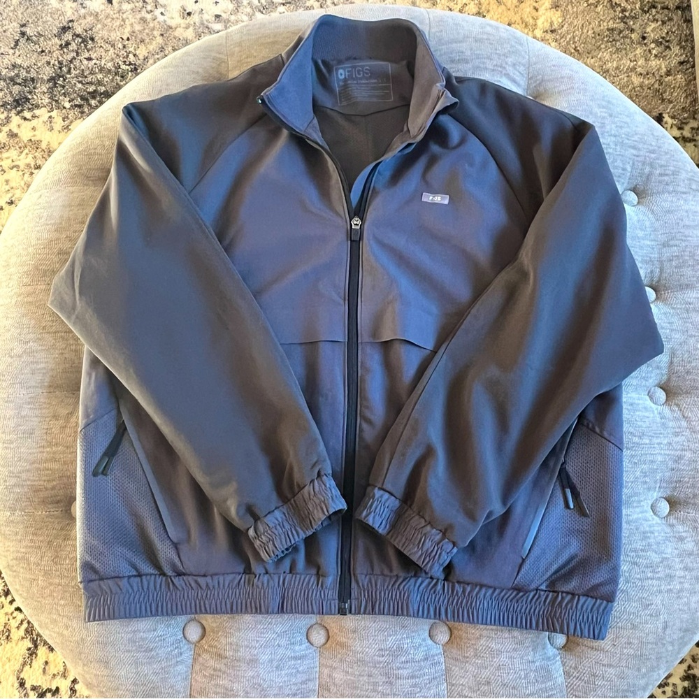 Figs Scrub Jacket in Charcoal